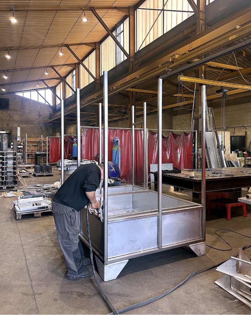 Fabrication de l'ossature Inox et du bac de rétention
